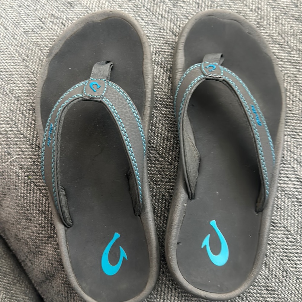 Flip Flops Child’s Size 13 OloKai Excellent condition